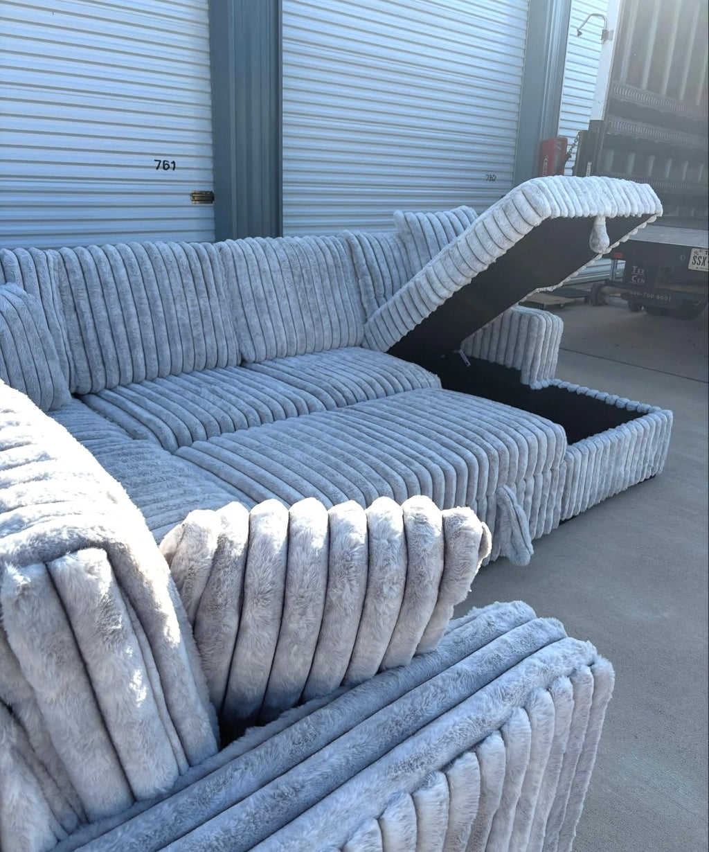 Sonic Gray Sectional With Pull-Out Bed